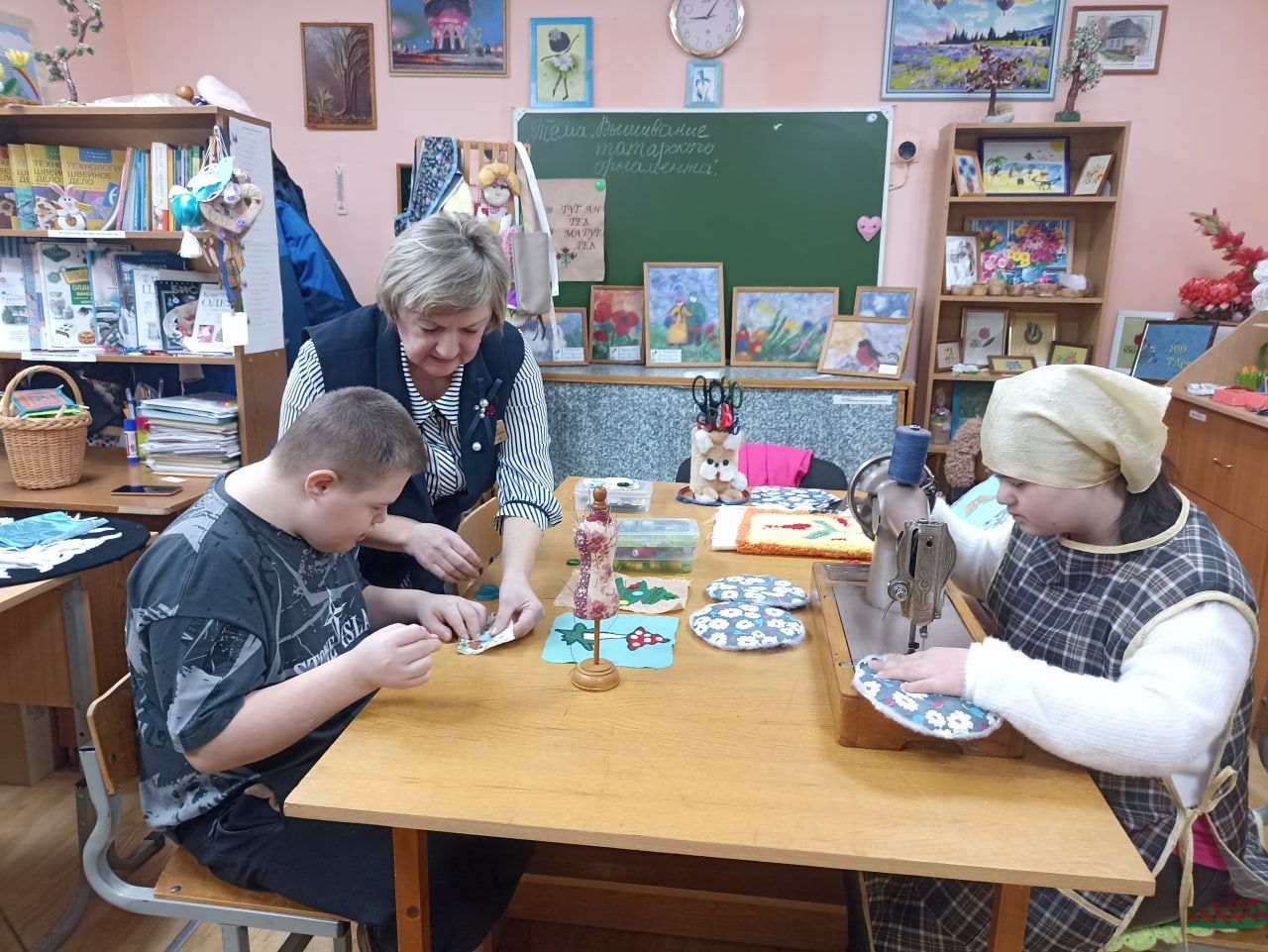 Кукмаранның «Шәфкать» үзәгендә республиканың төрле районнарыннан килгән 600ләп бала сәламәтлеген ныгыта, тернәкләнү курслары ала