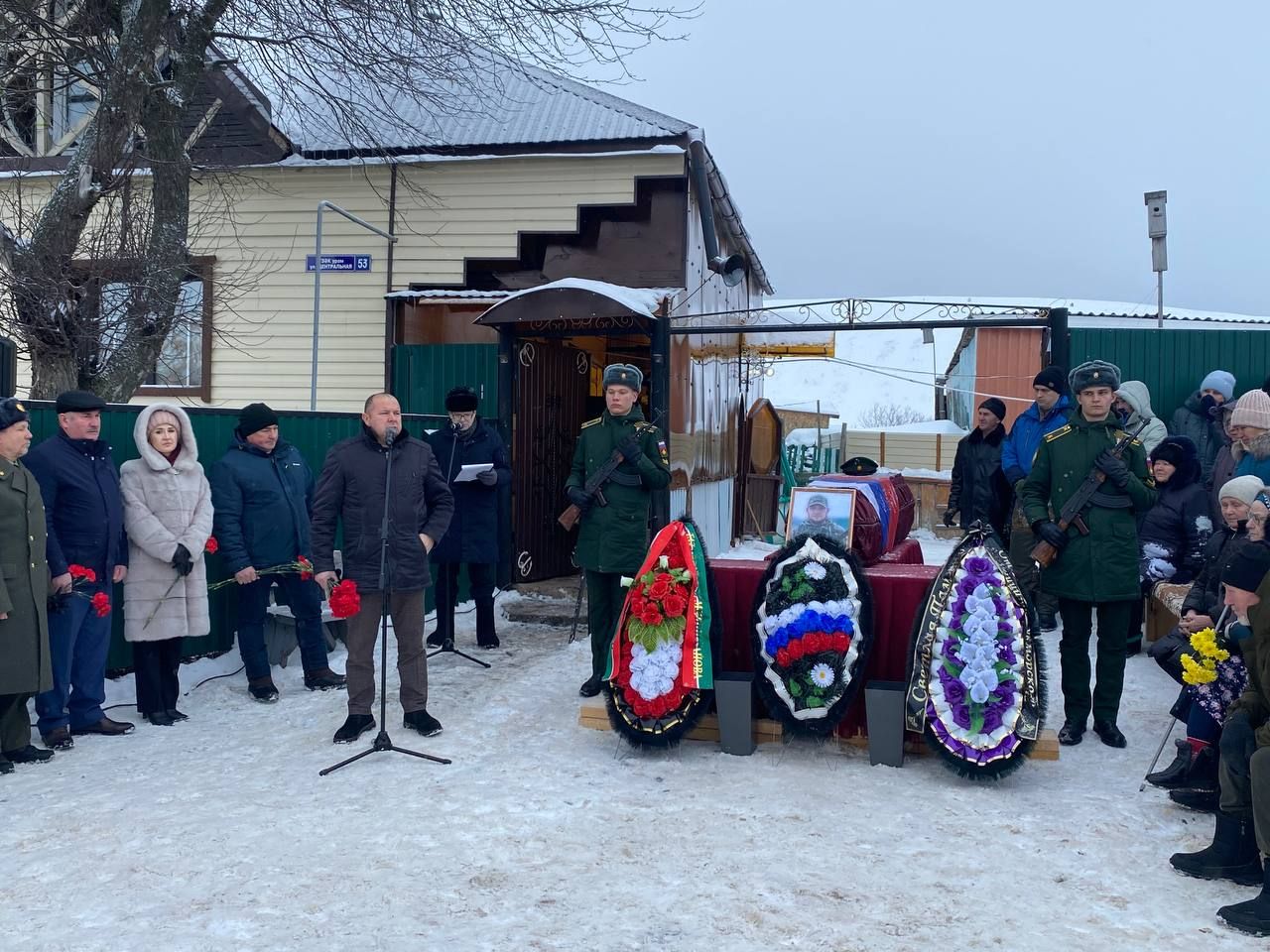 В Кукморском районе проводили героя