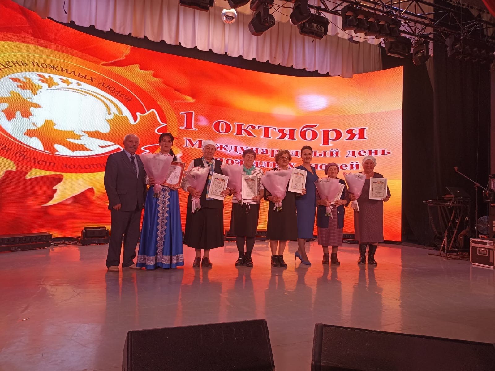 Кукмарада өлкәннәрне хөрмәтләделәр
