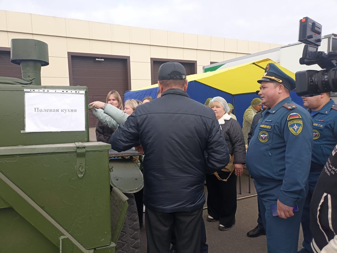 Условный удар БПЛА и эвакуация: в Кукморе отработали действия при ЧС