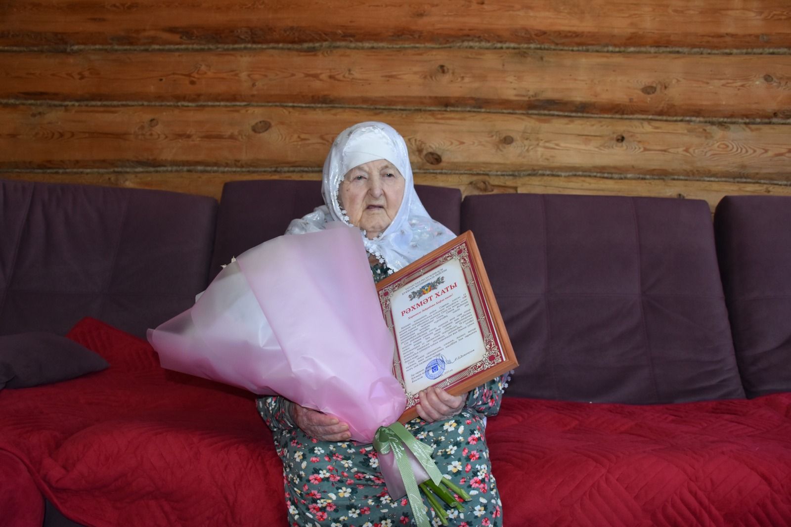 Кукмарада яшәүче Зөһрәбикә апа Мөхәммәтшина 100 яшен тутырды