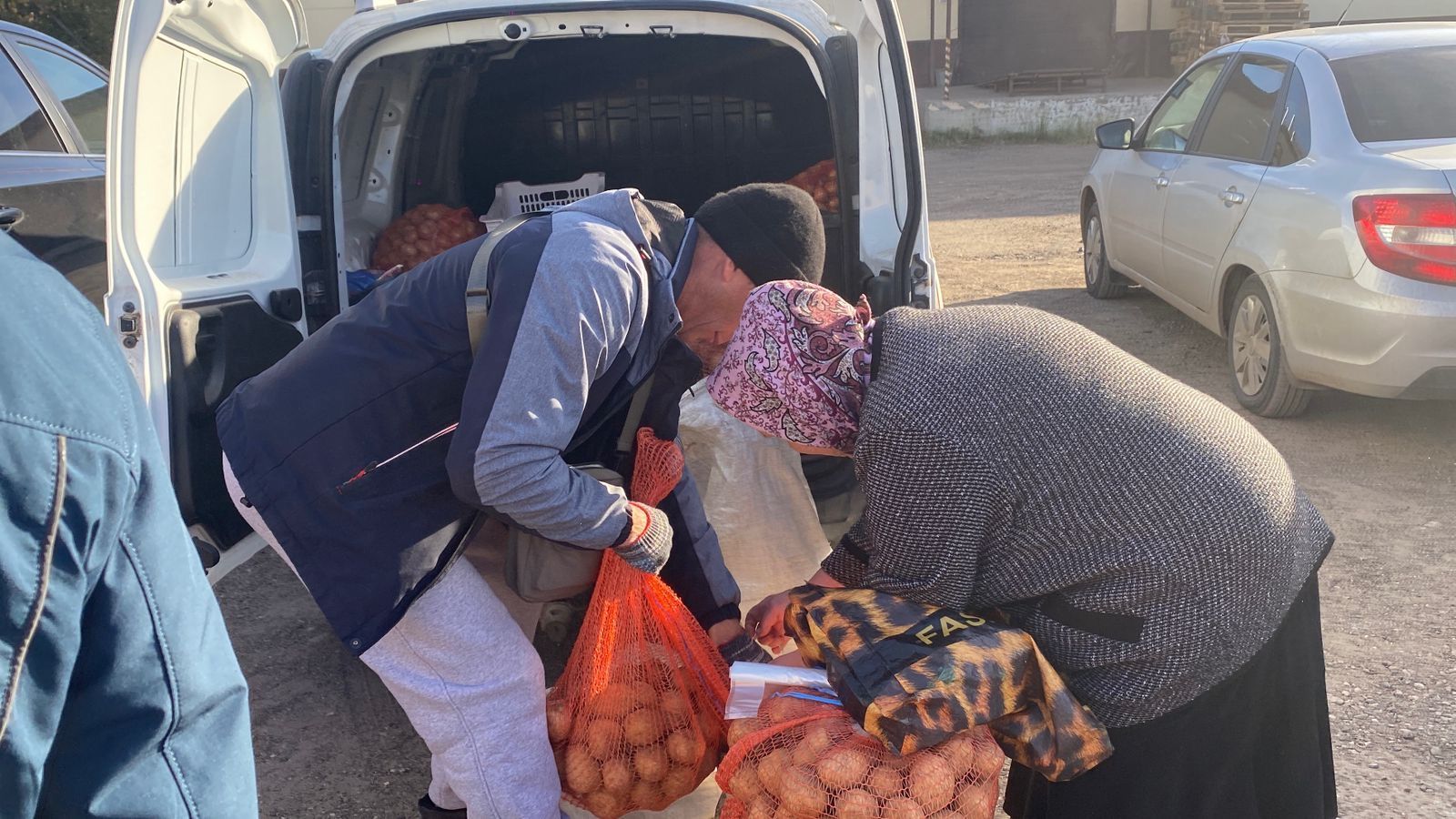 Кукмарада Өлкәннәр декадасы уңаеннан авыл хуҗалыгы продукцияләре ярминкәсе оештырылды
