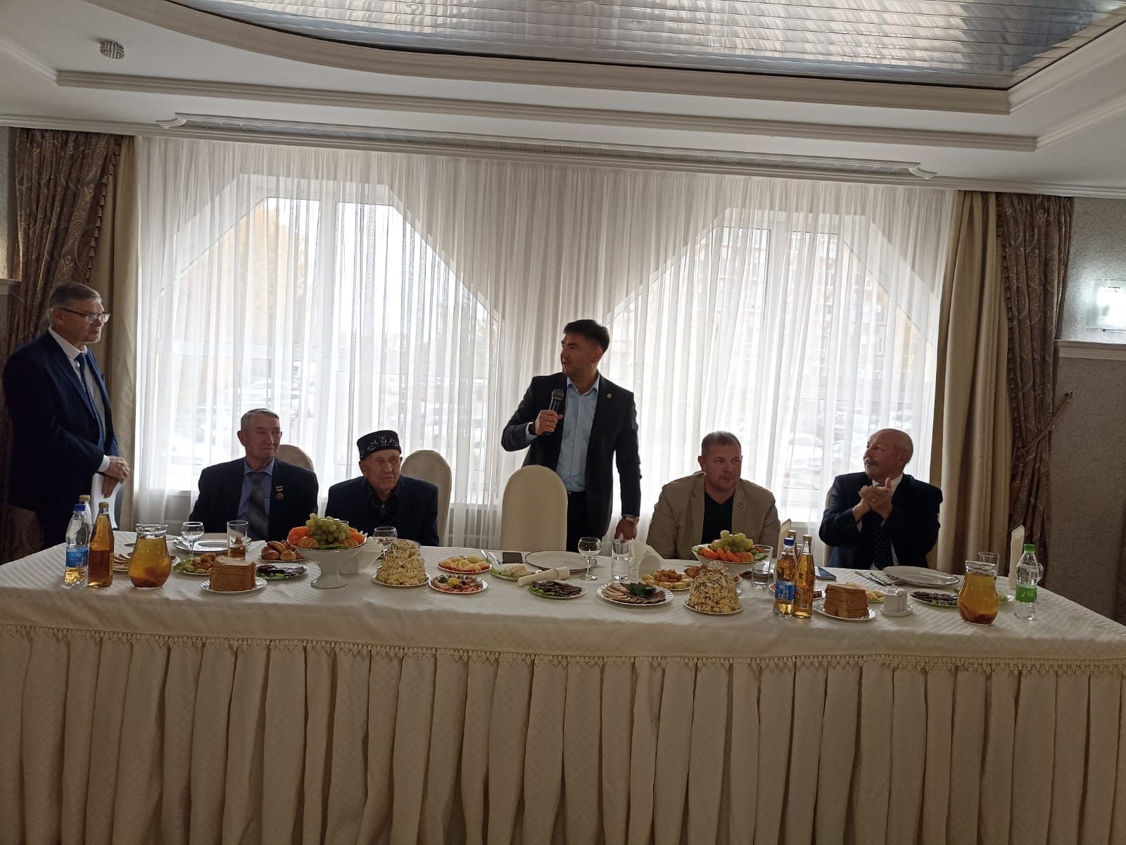 Кукмара районы башлыгы Сергей Димитриев районның ветеран җитәкчеләре белән очрашты
