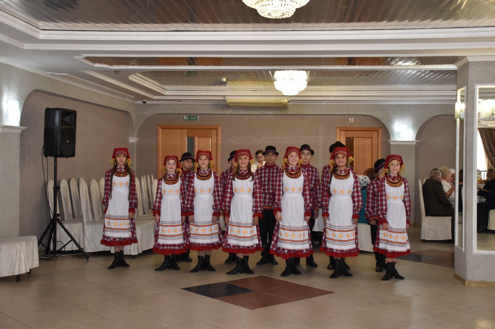 Кукмара районы башлыгы Сергей Димитриев районның ветеран җитәкчеләре белән очрашты