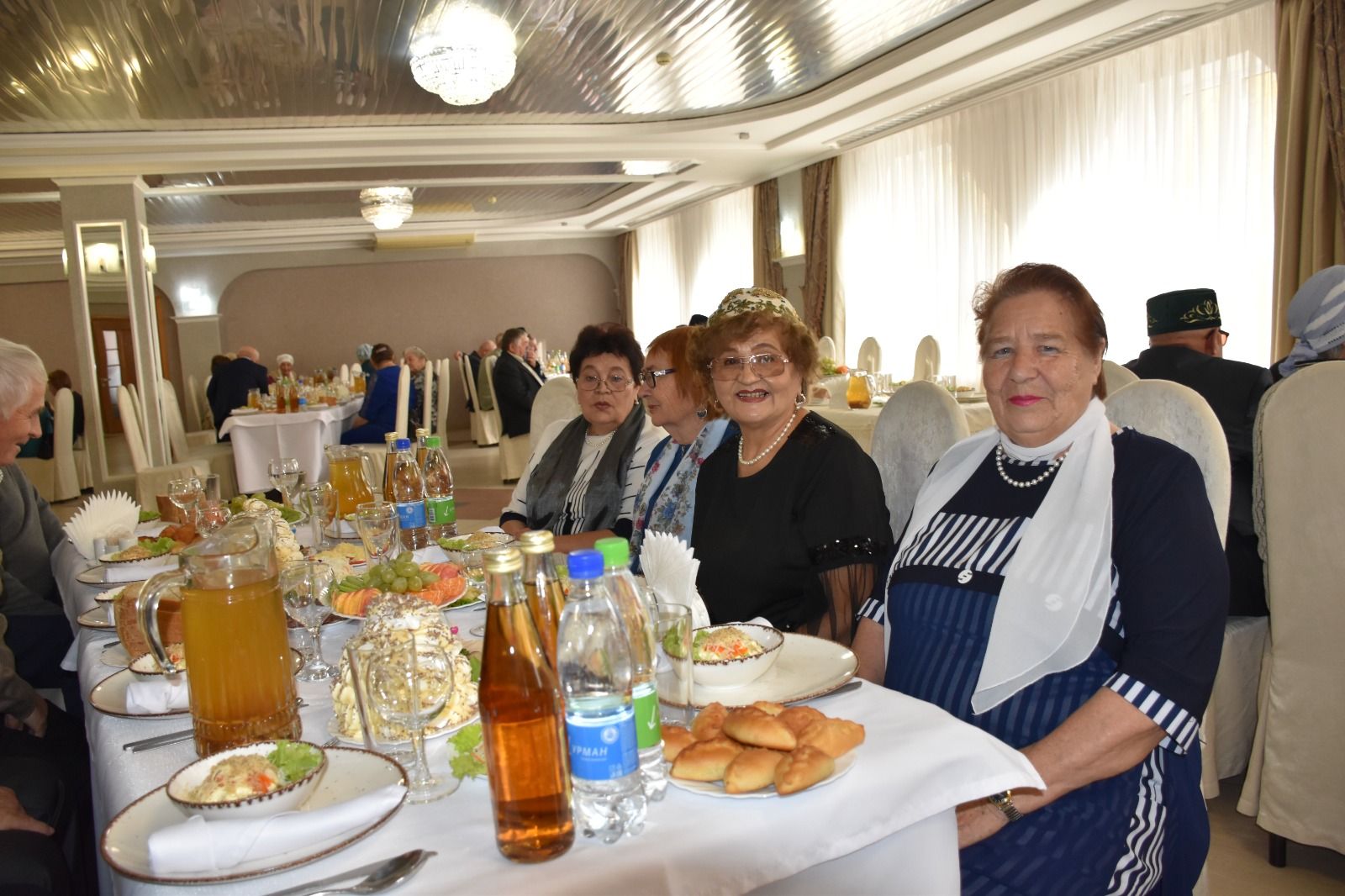 Кукмара районы башлыгы Сергей Димитриев районның ветеран җитәкчеләре белән очрашты