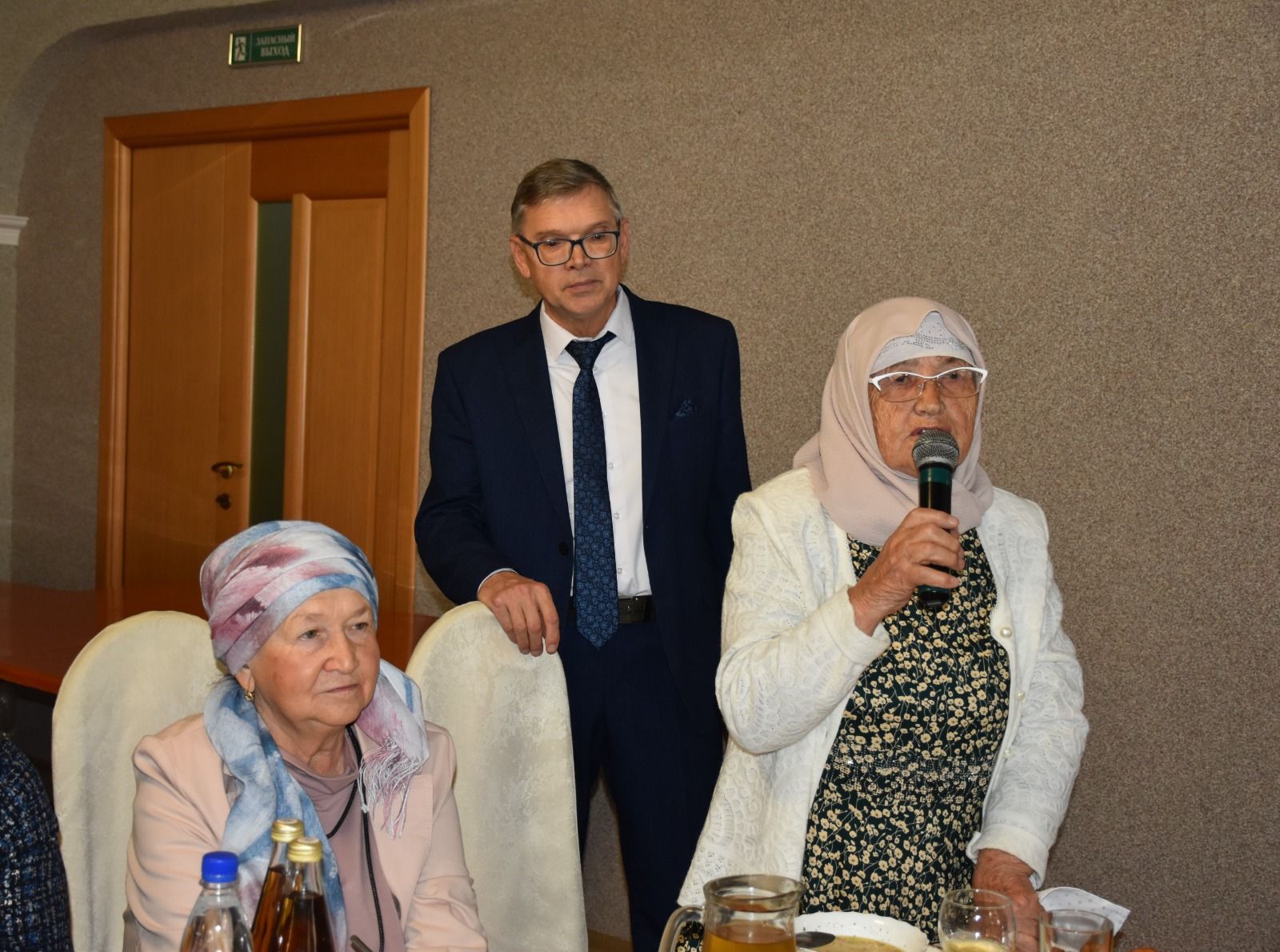 Кукмара районы башлыгы Сергей Димитриев районның ветеран җитәкчеләре белән очрашты