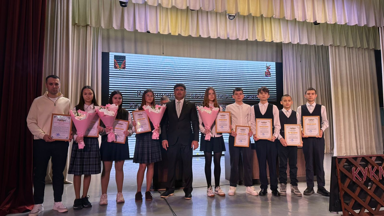 Жителей Кукморского района наградили на расширенной планёрке