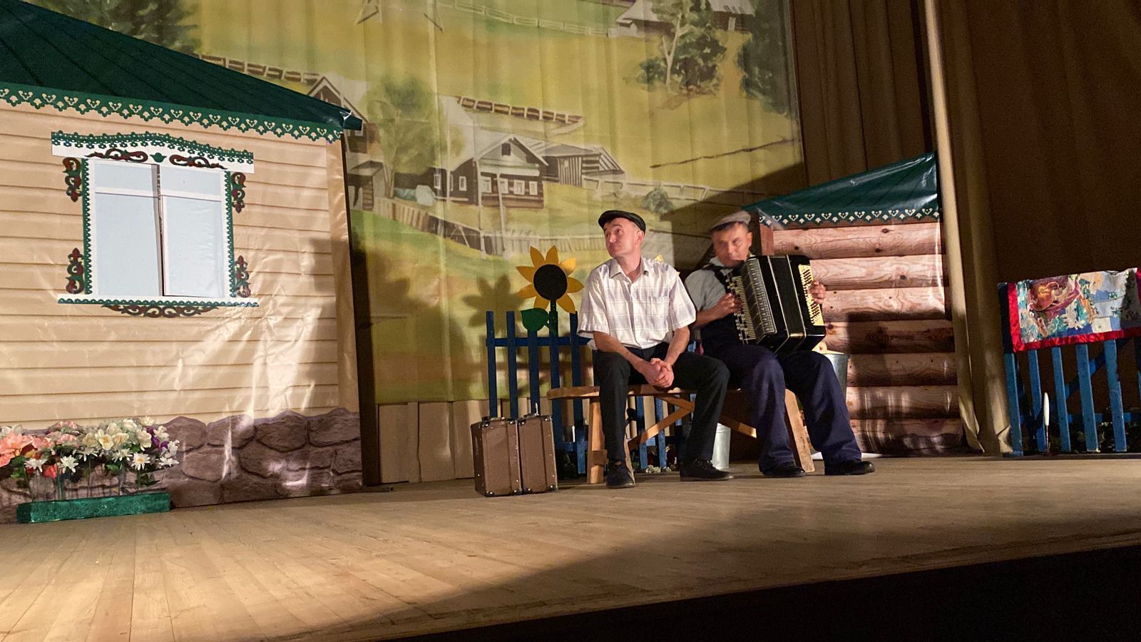 Вахит авылының Яшь тамашачылар театрында «Картаямыни соң йөрәк?» әсәре тәкъдим ителде