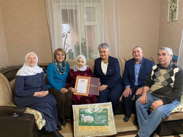 Балыклы авылыннан Маһиәнвәр Зәйруллина бүген 90 яшьлек юбилееен билгеләп үтә