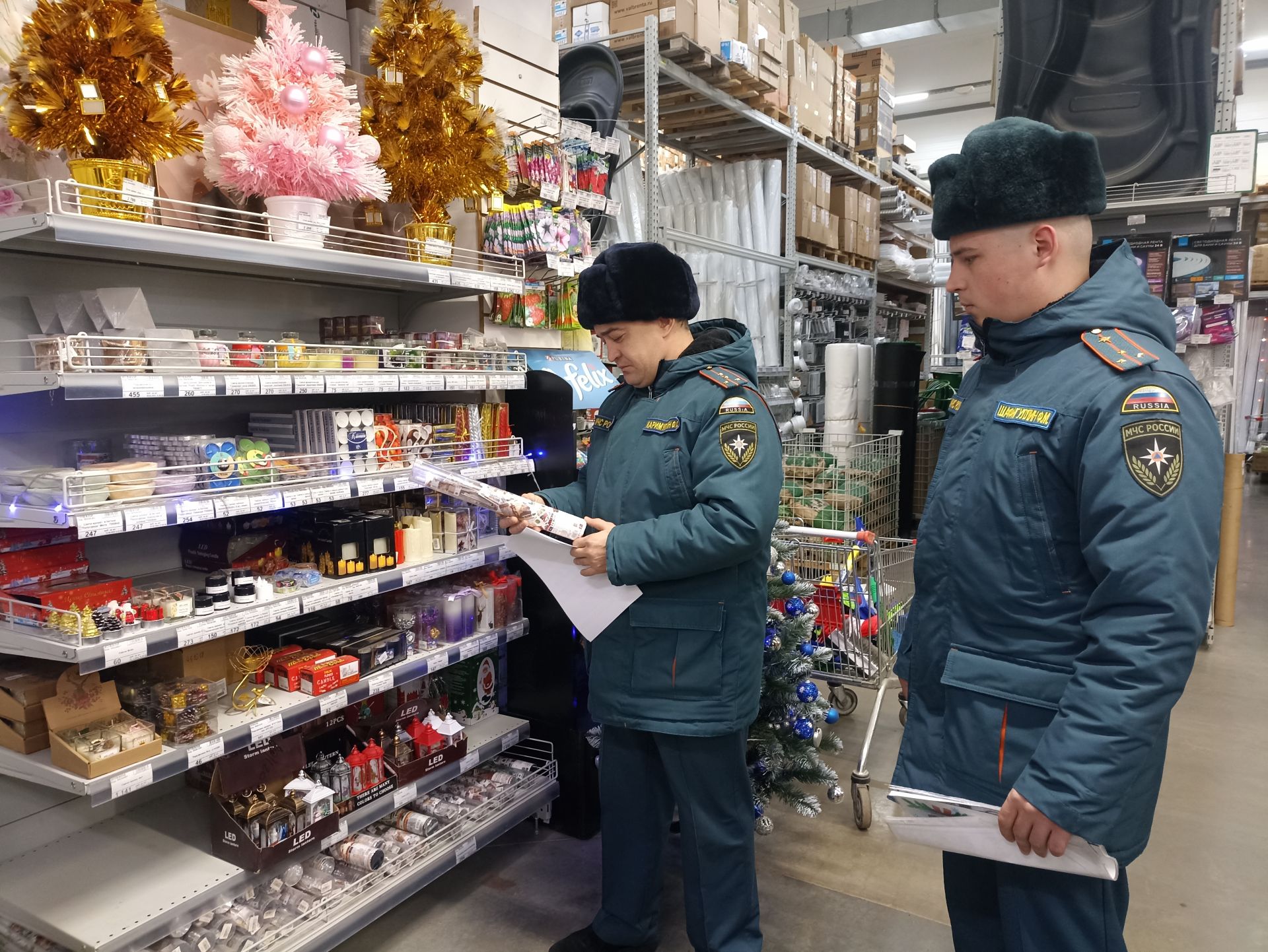 Между пожаром и салютом: В Кукморе проверены точки продажи пиротехники