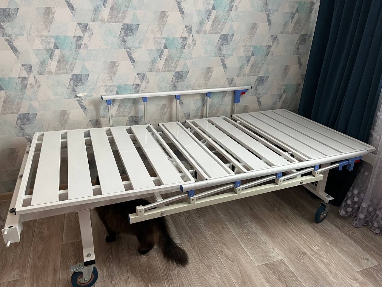 Депутатская помощь: Семье Мансуровых из Кукмора подарили кровать для ухода за лежащим больным