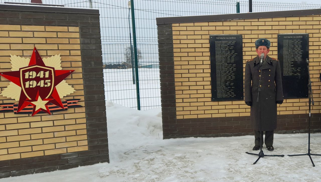 В селе Лельвиж Кукморского открыли мемориальную доску в память о Герое СВО