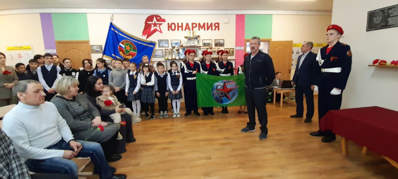 В Чарлинской школе Кукморского района открыли мемориальную доску в память о Герое СВО