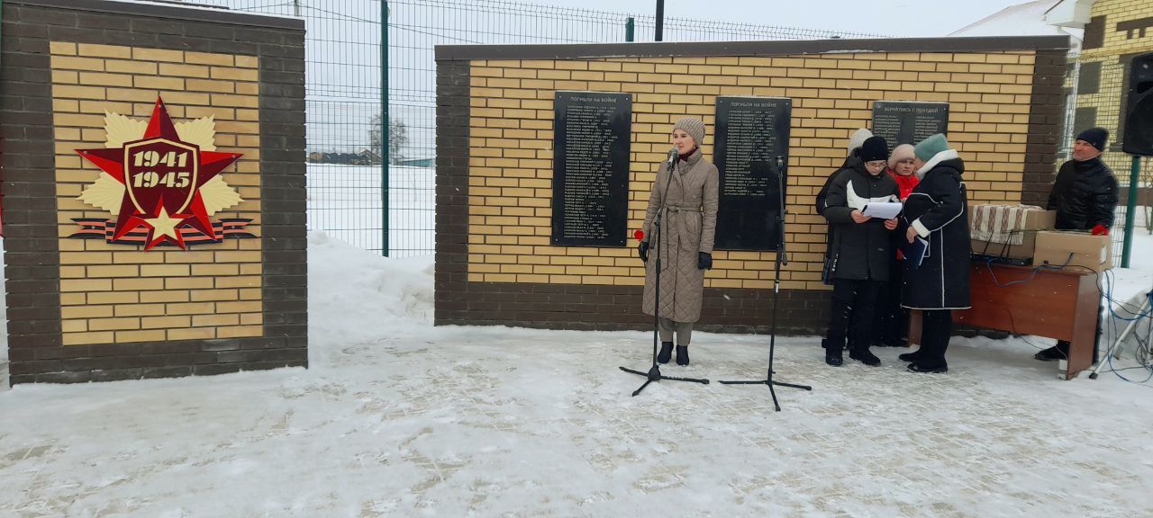 В селе Лельвиж Кукморского открыли мемориальную доску в память о Герое СВО