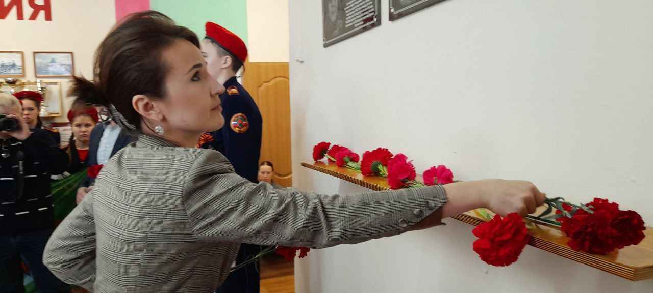 В Чарлинской школе Кукморского района открыли мемориальную доску в память о Герое СВО