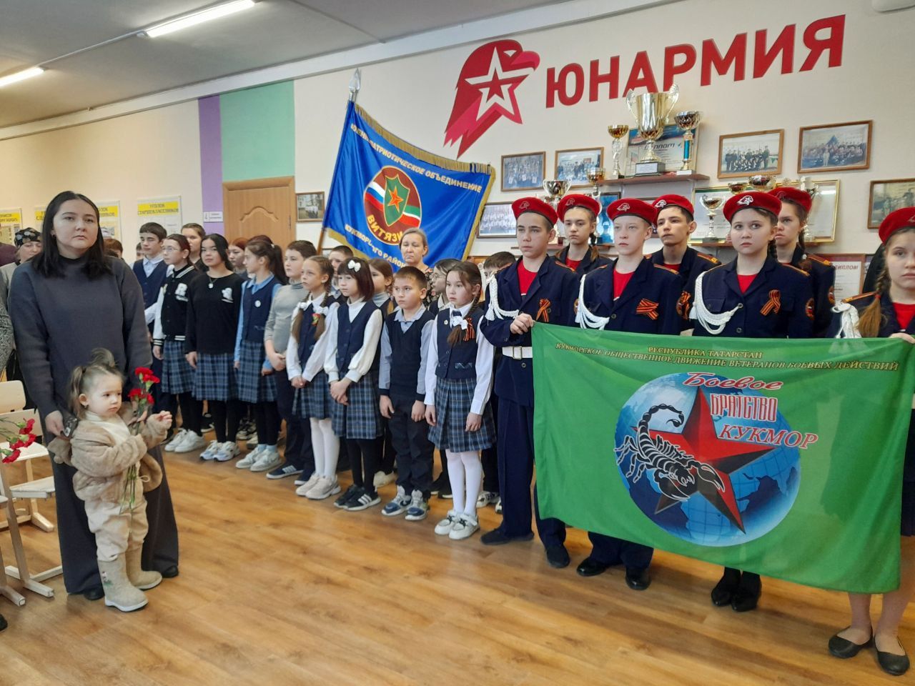 В Чарлинской школе Кукморского района открыли мемориальную доску в память о Герое СВО