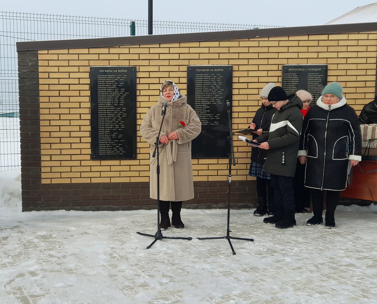 В селе Лельвиж Кукморского открыли мемориальную доску в память о Герое СВО