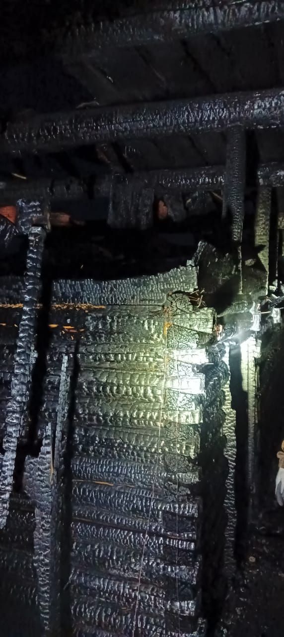 В Кукморе пожар уничтожил четыре сарая