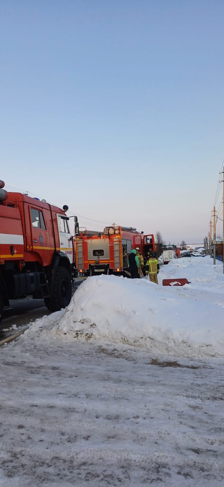 В Кукморе пожар уничтожил четыре сарая