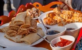 Наталья Бакина из Кукмора поделилась рецептом вкусных блинов на Масленицу