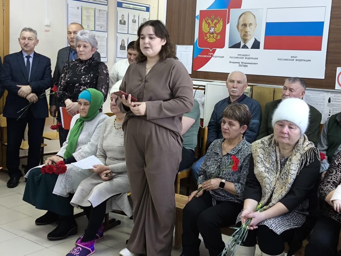 В Нижнеискубашской школе установили мемориальную доску памяти погибшего в СВО выпускника