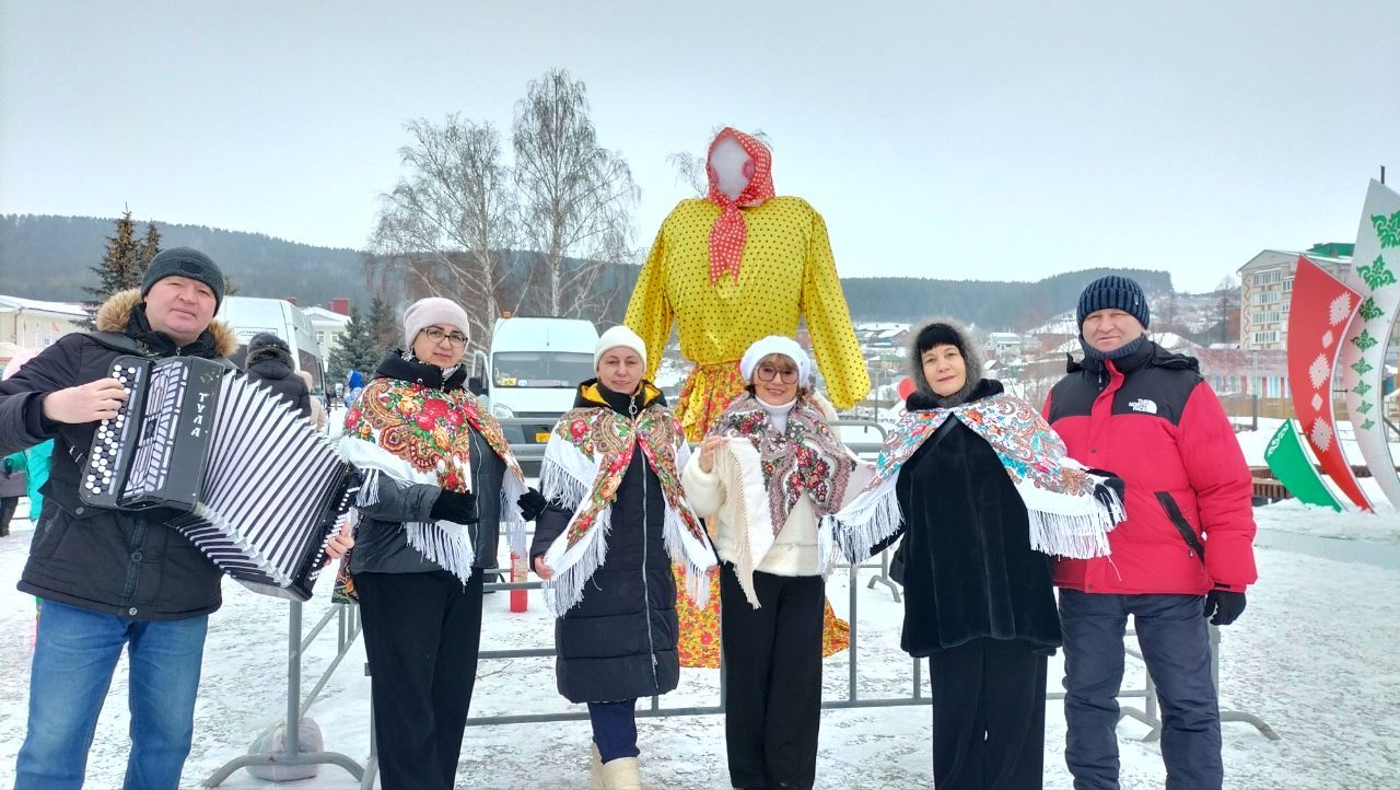 Праздник весны и блинов: Как отметили Масленицу в Кукморе