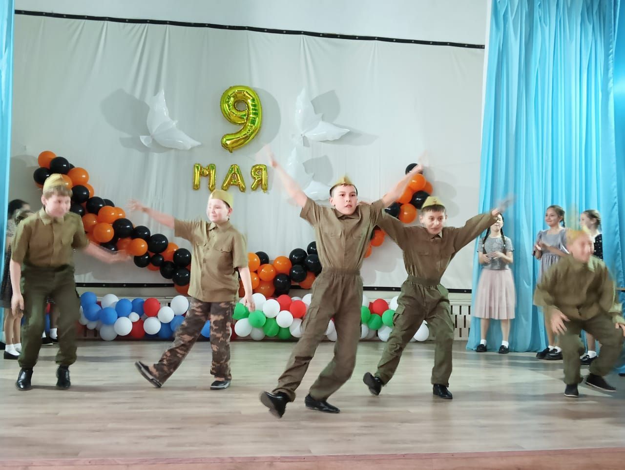 Зур Кукмара урта мәктәбендә “Җиңү вальсы” бию фестивале узды