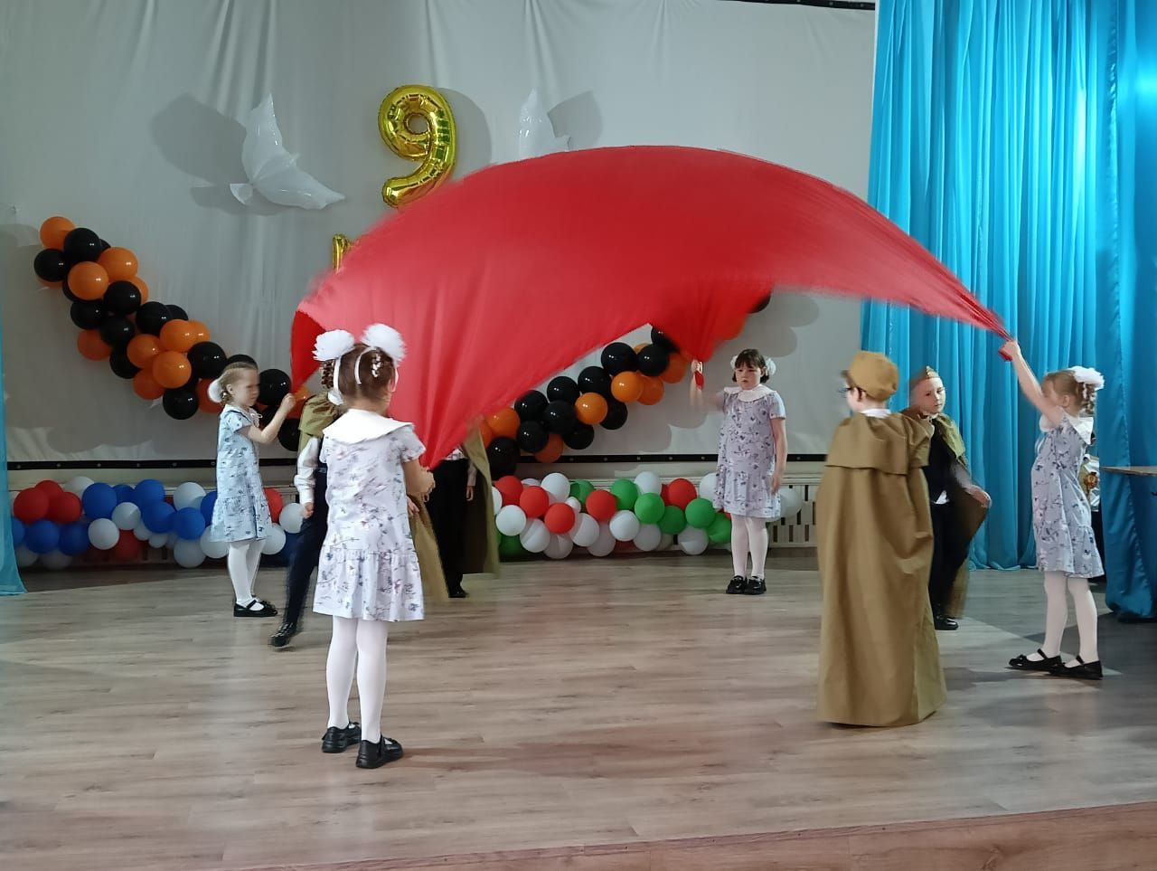 Зур Кукмара урта мәктәбендә “Җиңү вальсы” бию фестивале узды