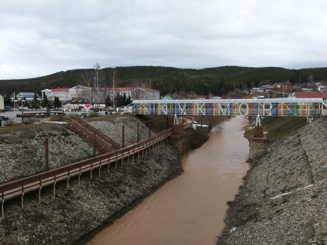 В Кукморском районе ожидается мокрый снег, сильный ветер и гололедица на дорогах