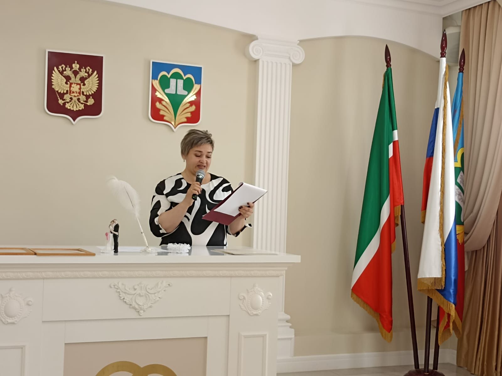 Кукмарада алтын туйларын үткәрүчеләр «Районның мактаулы юбилярлары» китабына кертелде
