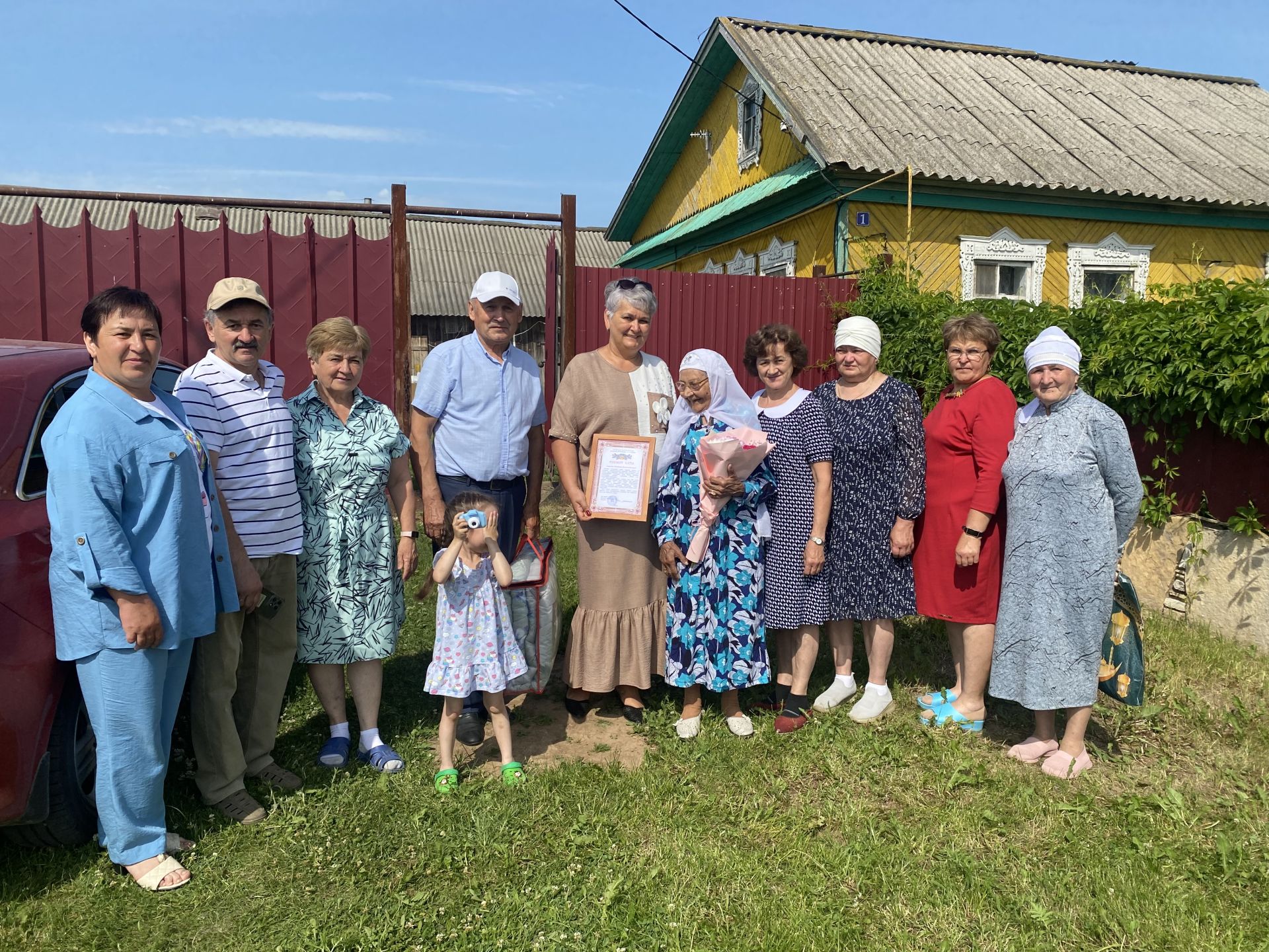 Югары Өскебаш авылыннан Маһибәдәр Мөҗипова 95 яшьлек гомер бәйрәмен билгеләп үтте