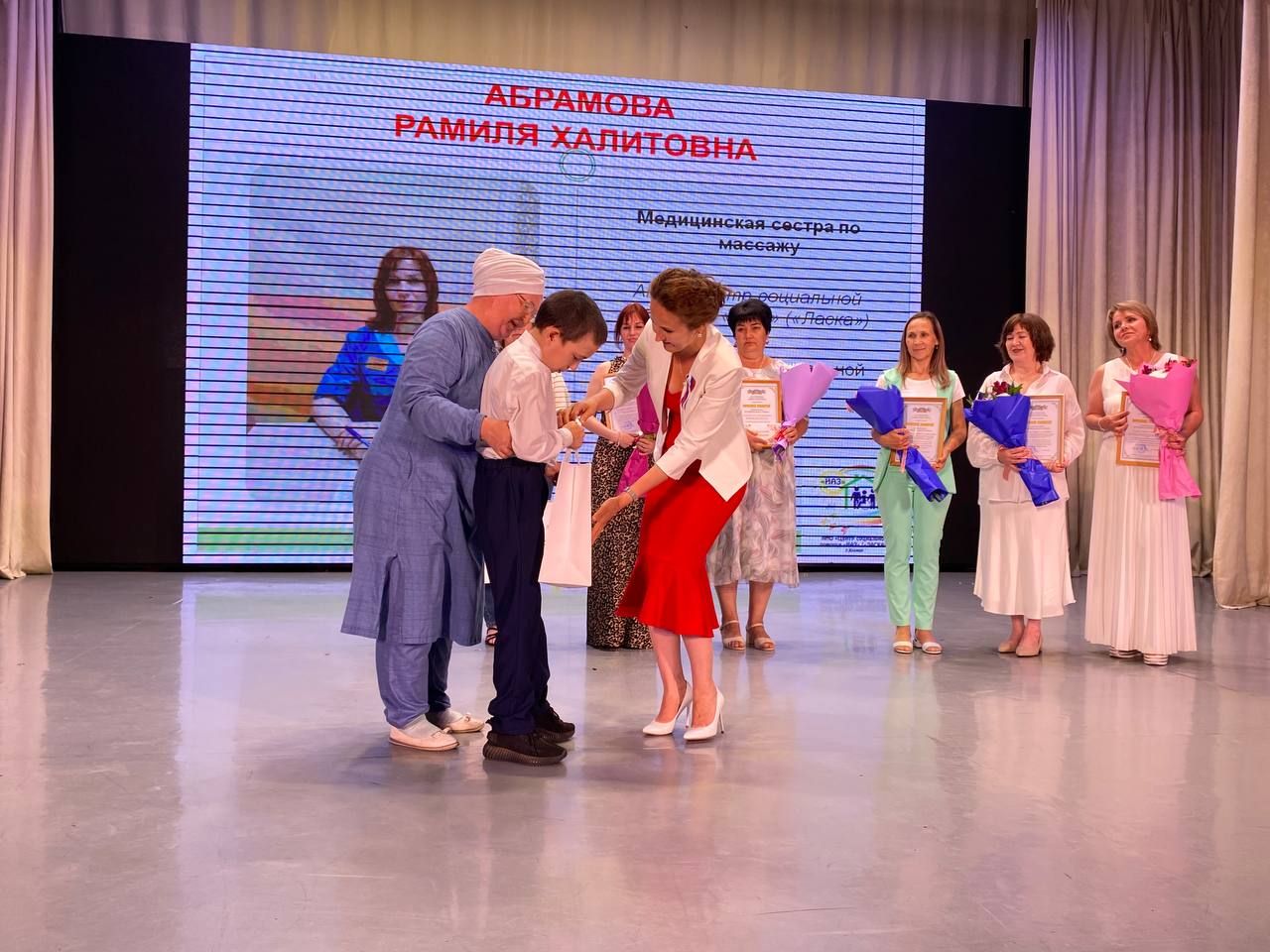 Социаль тармак хезмәткәрләре һөнәри бәйрәмнәрен билгеләп үтте