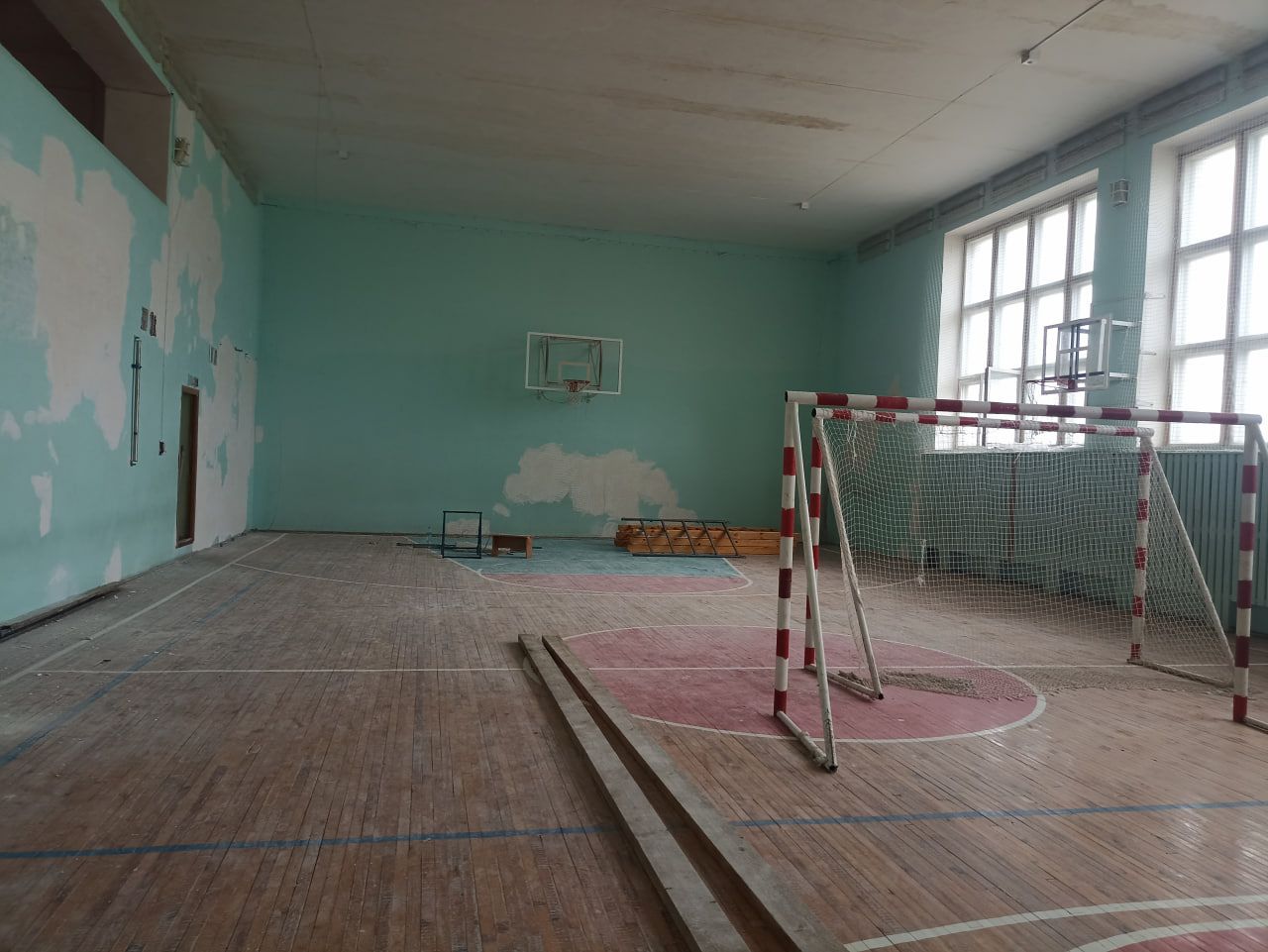 В Манзарасской средней школе модернизируют пищеблок, спортзал, меняют кровлю