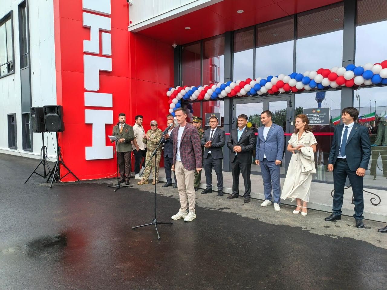 Ринат Садыйков Зур Кукмарада төзекләндерелгән «Ялкын» яшьләр үзәге ачты