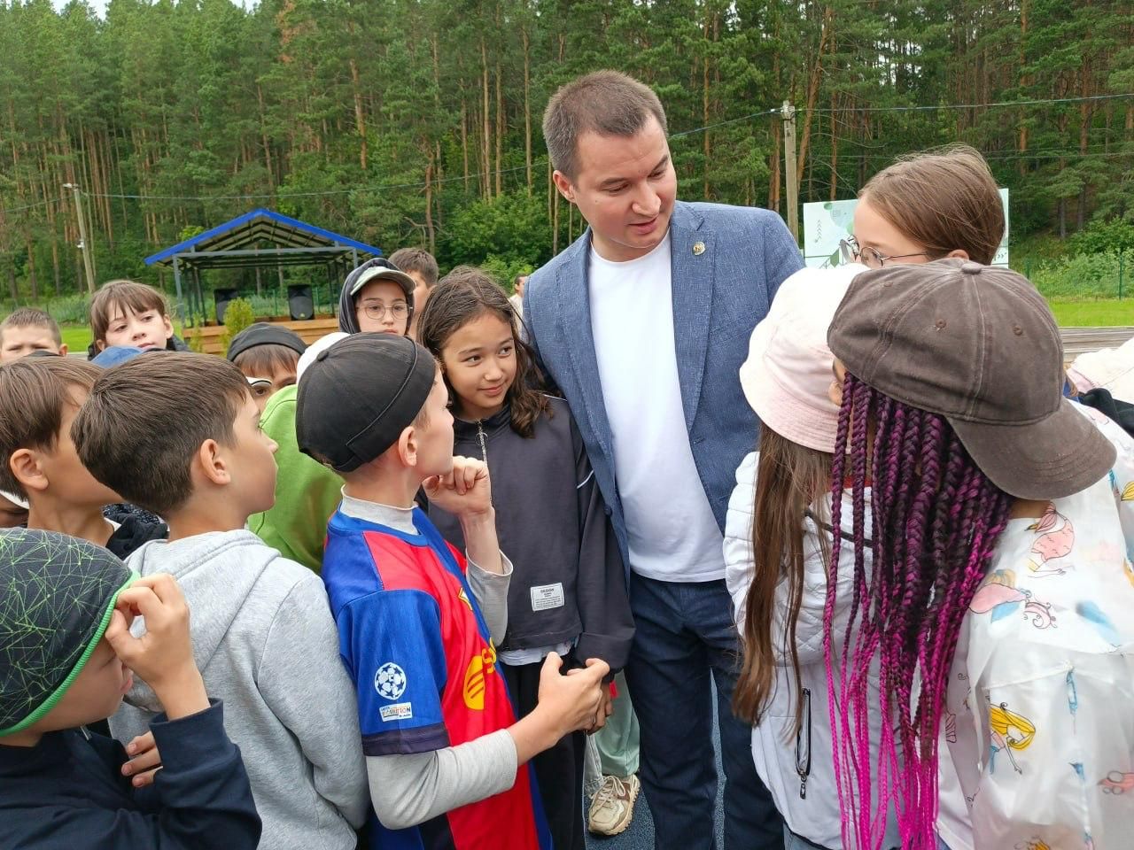 Кукмараның «Нараткай» лагерына Республиканың яшьләр эшләре буенча министры килде