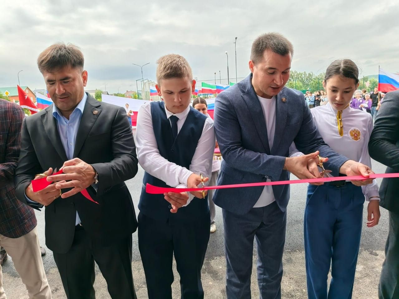 Ринат Садыйков Зур Кукмарада төзекләндерелгән «Ялкын» яшьләр үзәге ачты