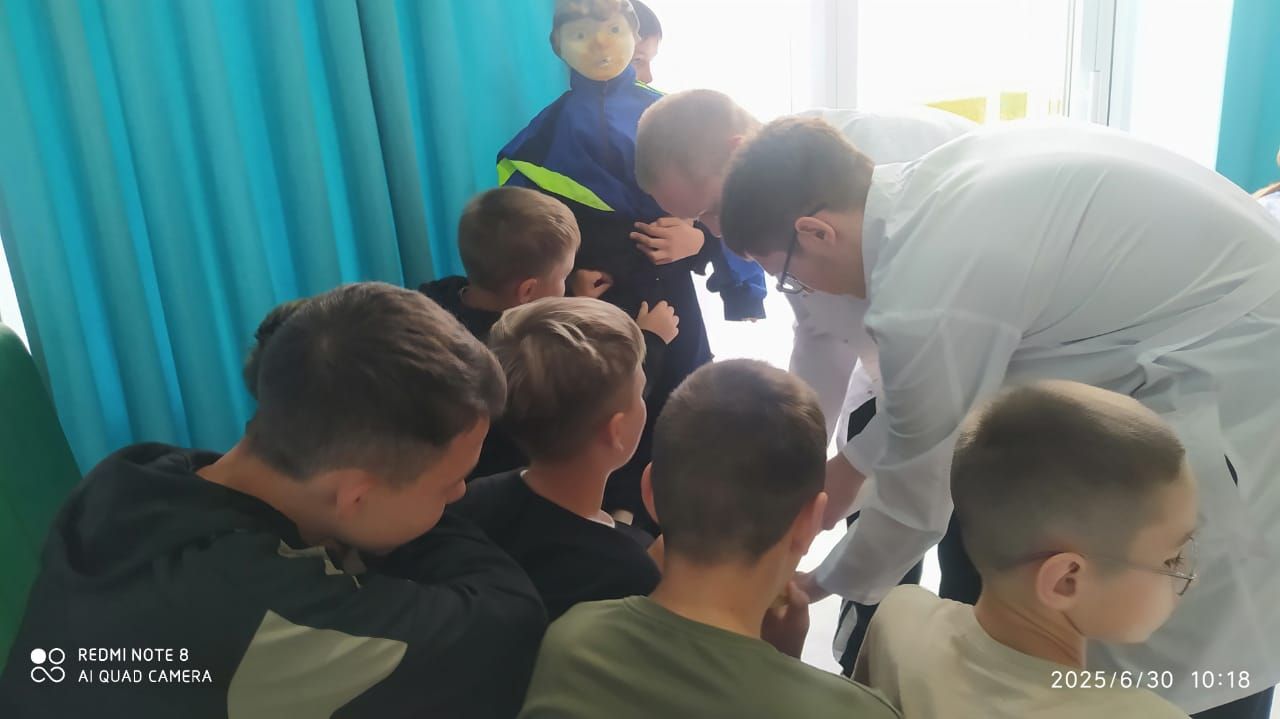 Кукмараның «Нараткай» лагерында балаларга беренче ашыгыч ярдәм күрсәтү күнекмәләрен өйрәттеләр
