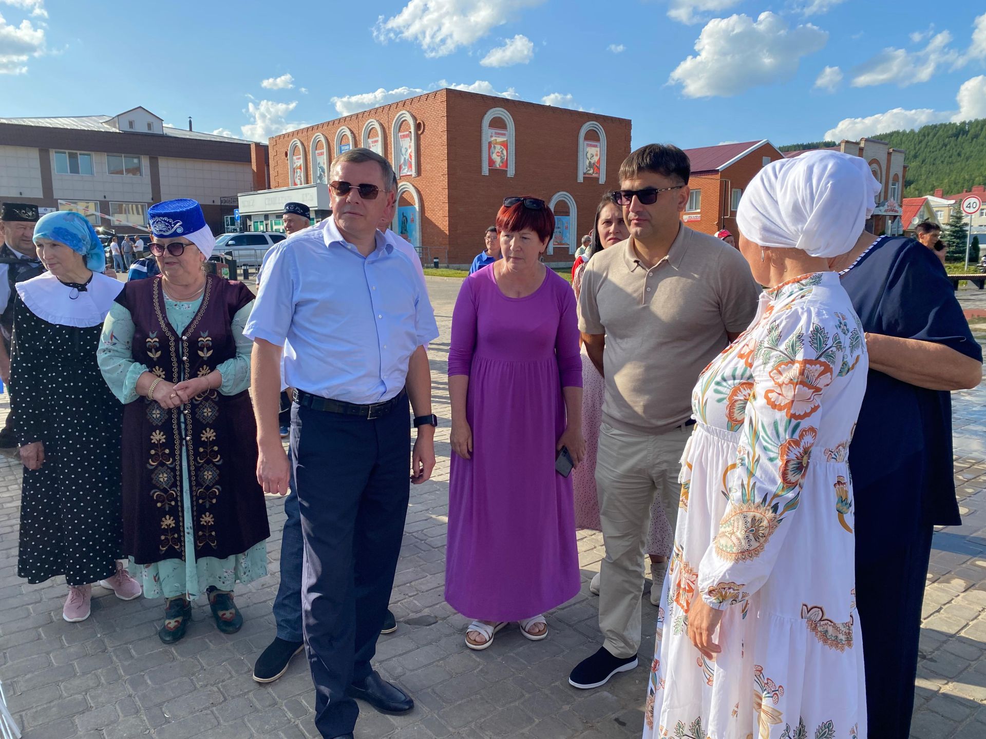В Кукморе на Комсомольской площади состоялся фестиваль «Наш двор»