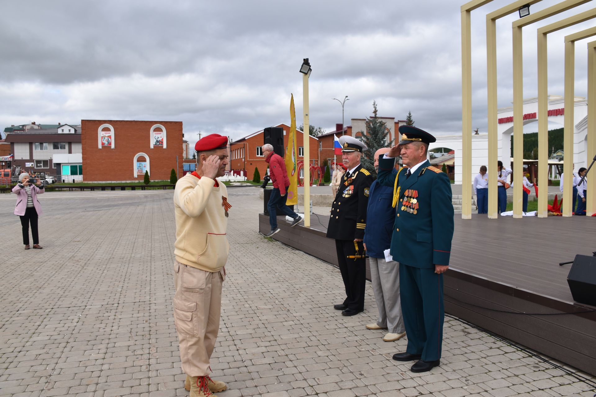 В Кукморе отметили День Флага России