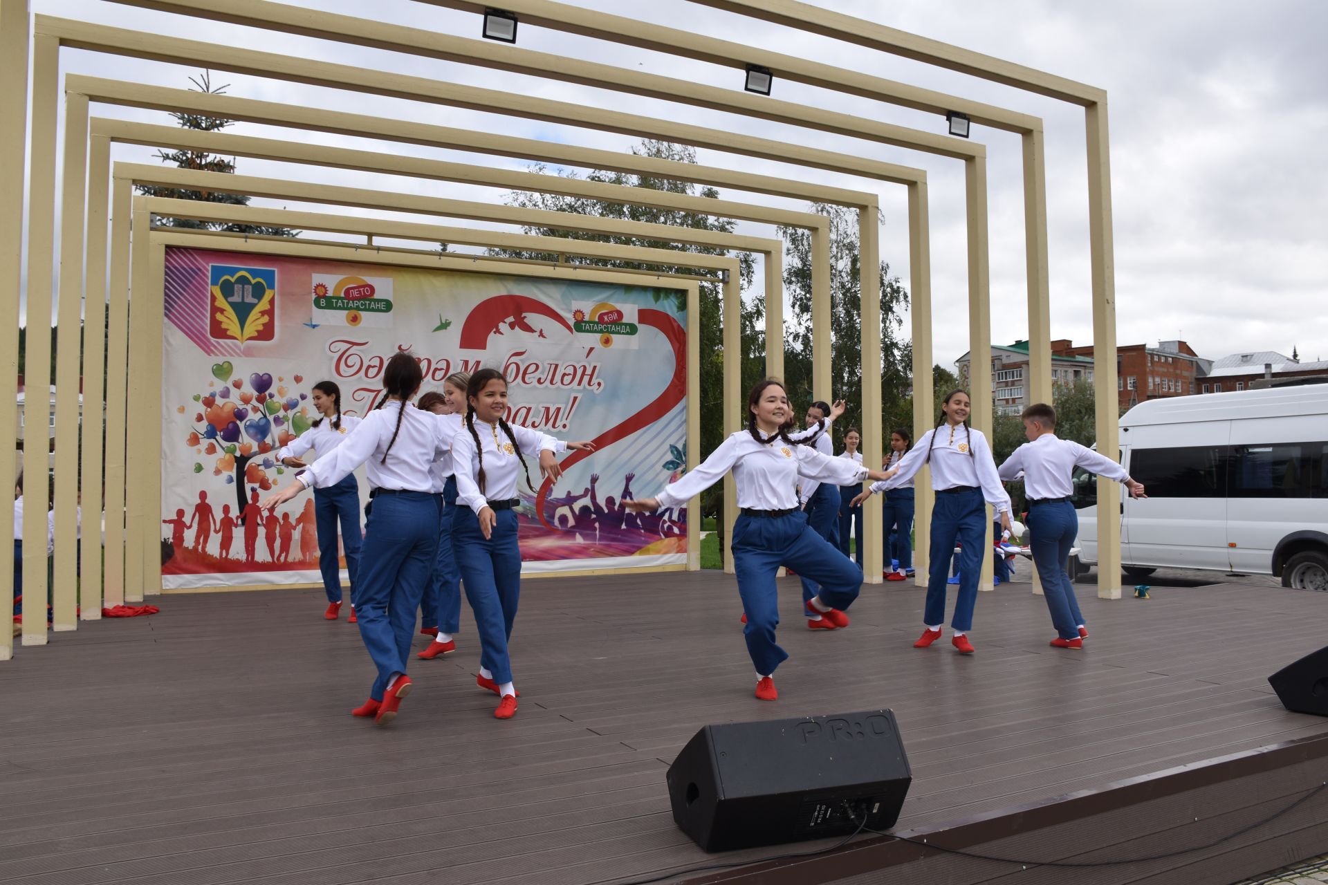 В Кукморе отметили День Флага России