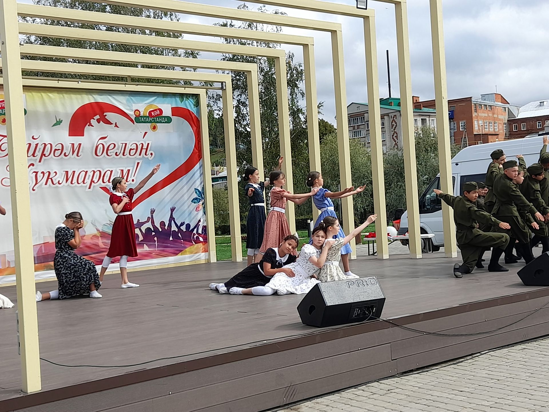 В Кукморе отметили День Флага России