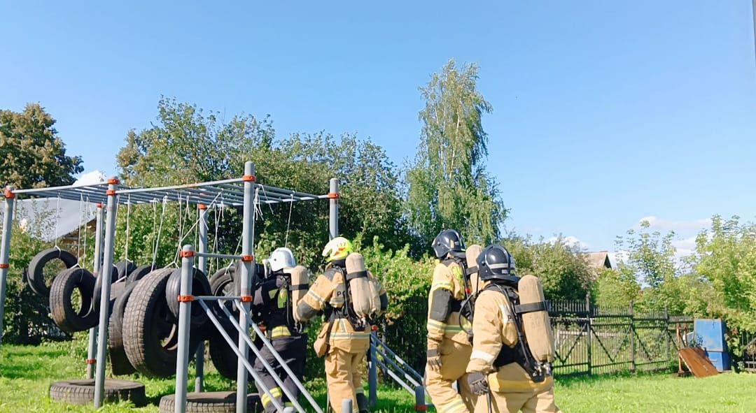 Кукморские спасатели вошли в тройку лучших среди звеньев газодымозащитной службы