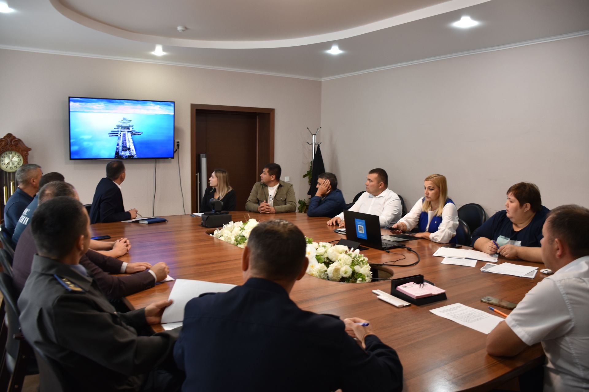 Состояние дорог и придорожной полосы: в Кукморе прошло заседание комиссии по БДД