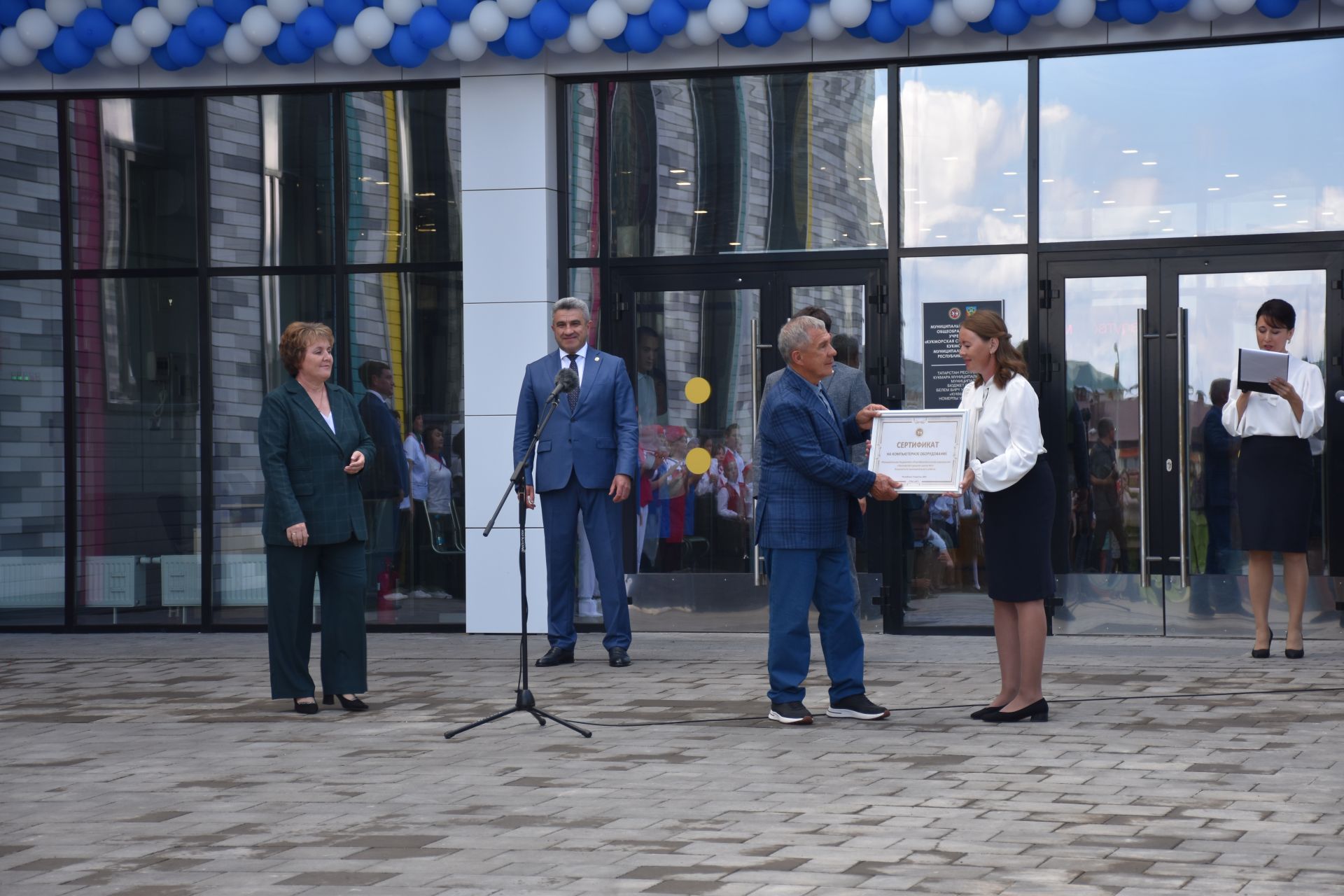 Татарстан Республикасы Рәисе Рөстәм Миңнеханов Кукмара 3нче урта мәктәбенең яңа корпусын ачты