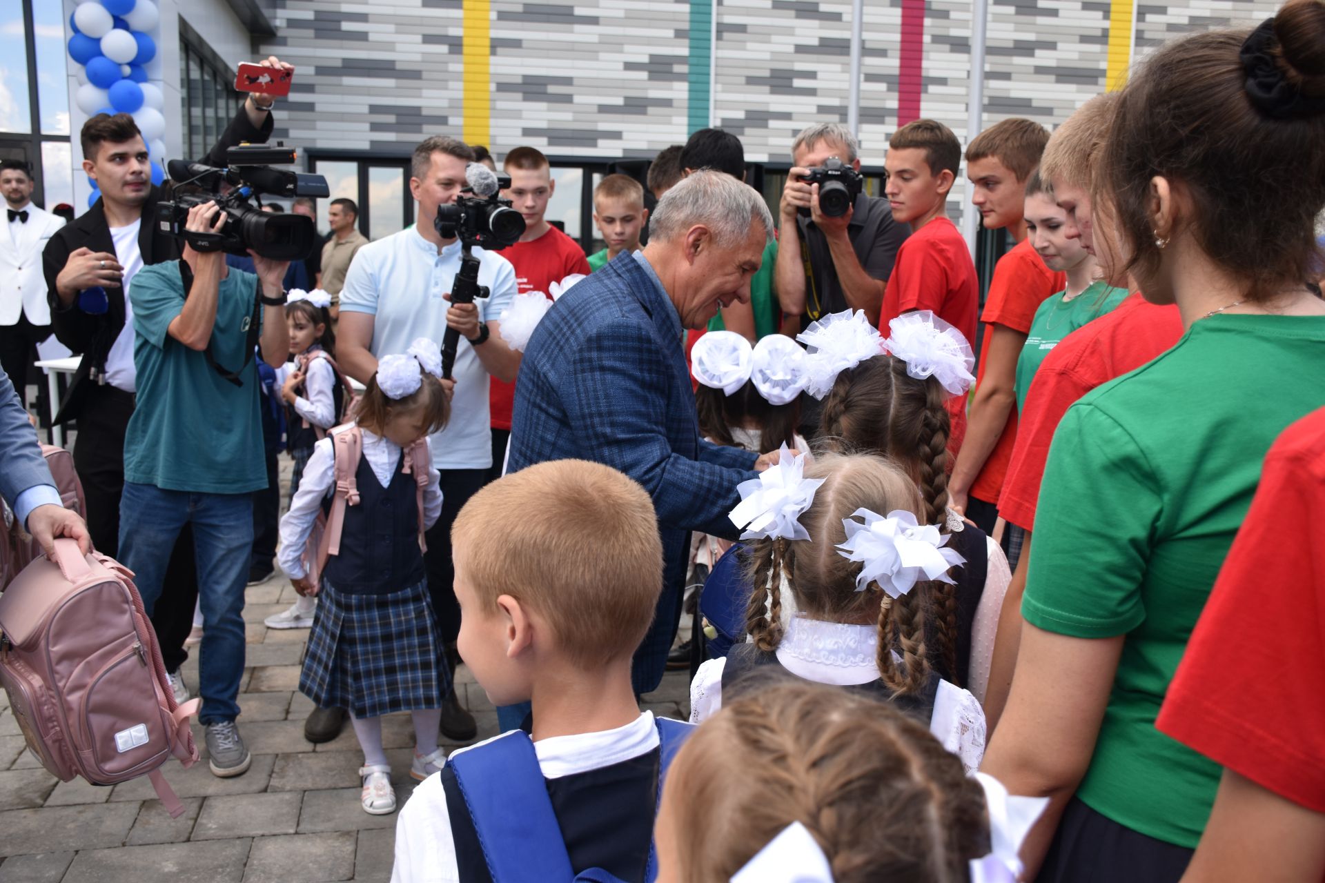 Татарстан Республикасы Рәисе Рөстәм Миңнеханов Кукмара 3нче урта мәктәбенең яңа корпусын ачты