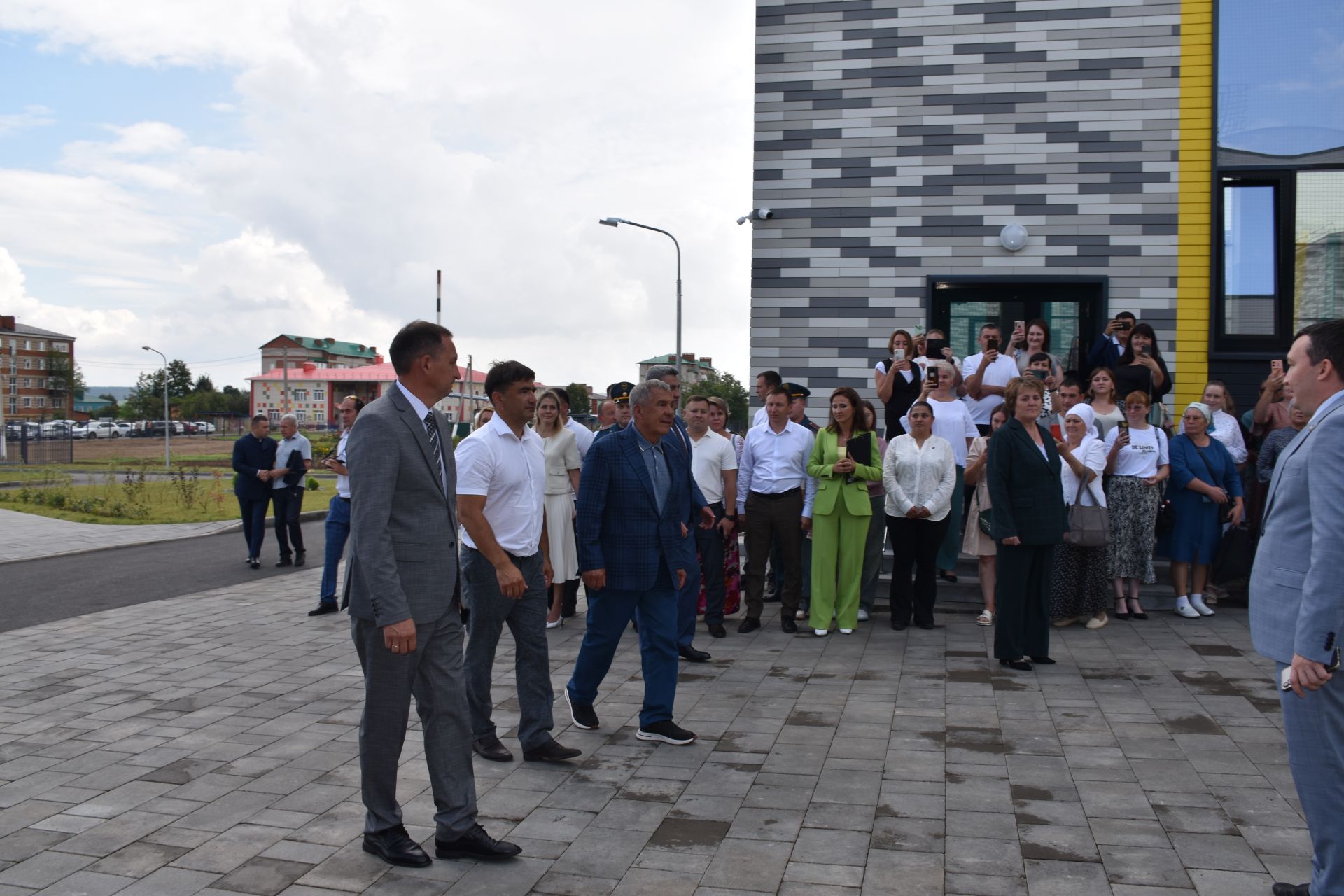 Татарстан Республикасы Рәисе Рөстәм Миңнеханов Кукмара 3нче урта мәктәбенең яңа корпусын ачты