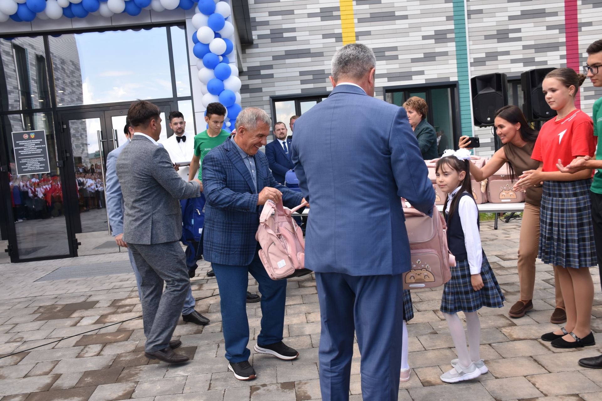 Татарстан Республикасы Рәисе Рөстәм Миңнеханов Кукмара 3нче урта мәктәбенең яңа корпусын ачты