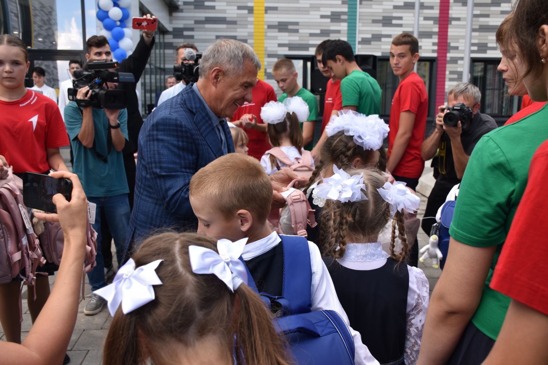 Татарстан Республикасы Рәисе Рөстәм Миңнеханов Кукмара 3нче урта мәктәбенең яңа корпусын ачты