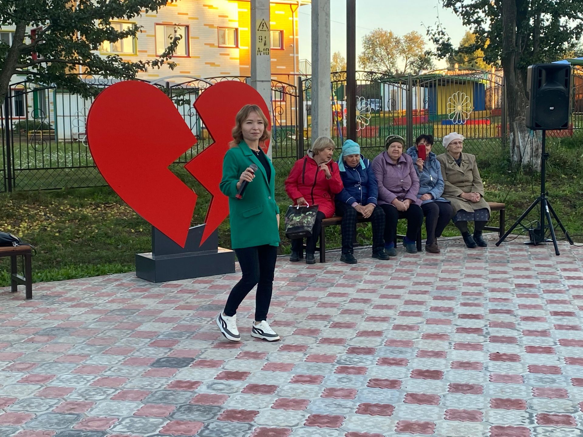 Тимер юл урамында Ишегалды бәйрәме үткәрелде