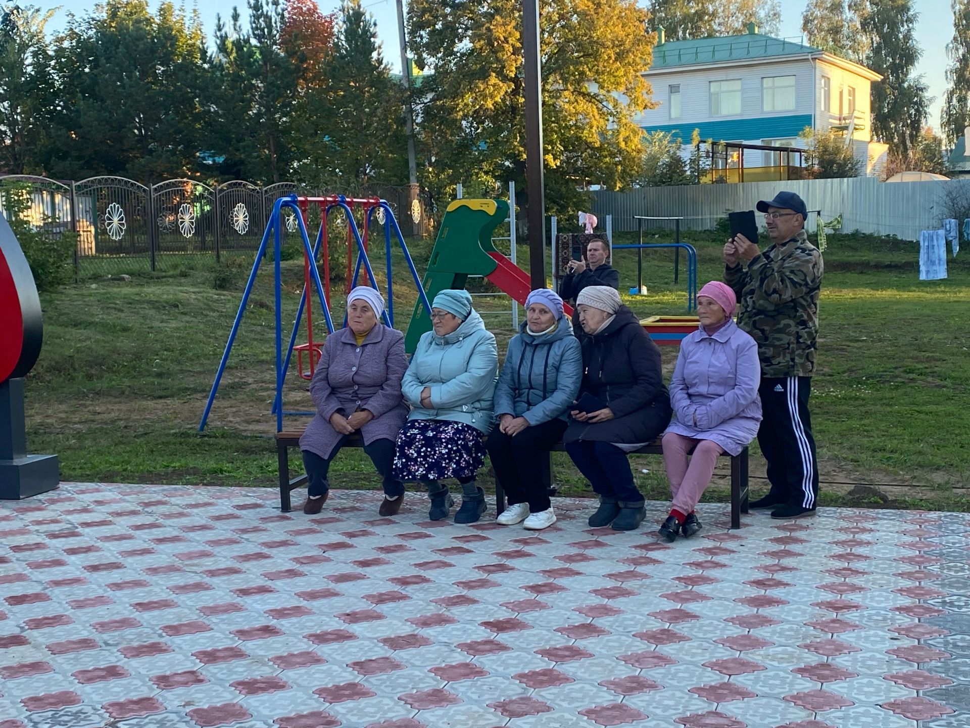 Тимер юл урамында Ишегалды бәйрәме үткәрелде